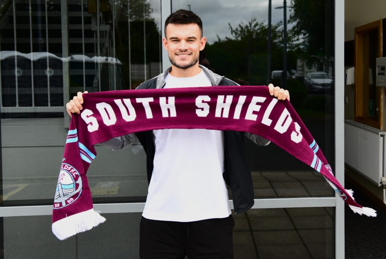 Dan Ward Arrives from Oldham Athletic